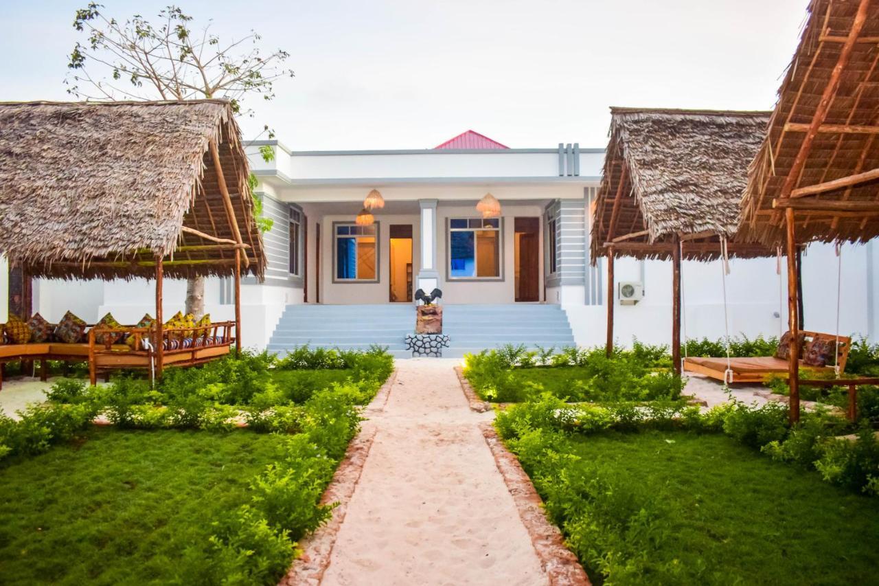 Uhuru House And Restaurant Нунгви Экстерьер фото