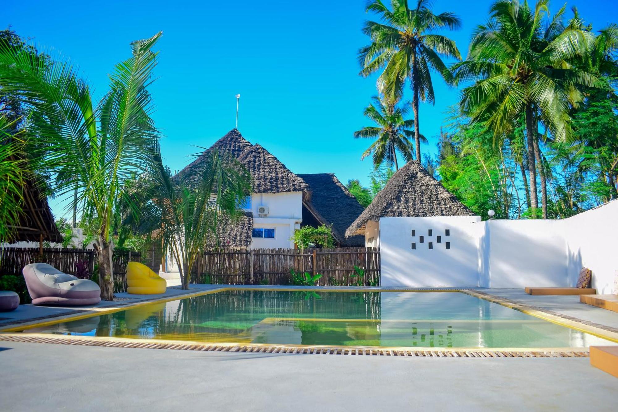 Uhuru House And Restaurant Нунгви Экстерьер фото